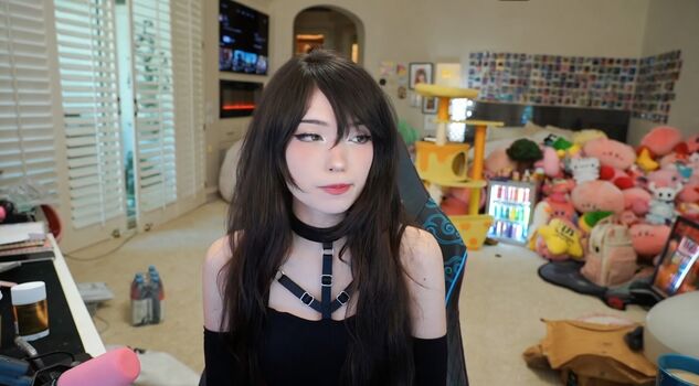 Emiru  page leaked private photo uncensored HD quality