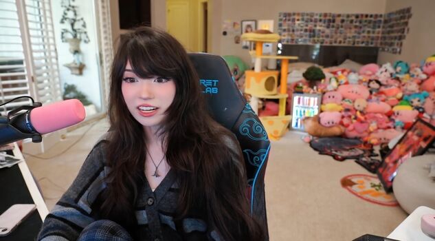 Emiru  page leaked private photo uncensored HD quality