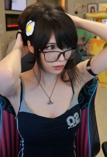 Emiru  page leaked private photo uncensored HD quality