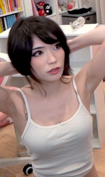 Emiru  page leaked private photo uncensored HD quality