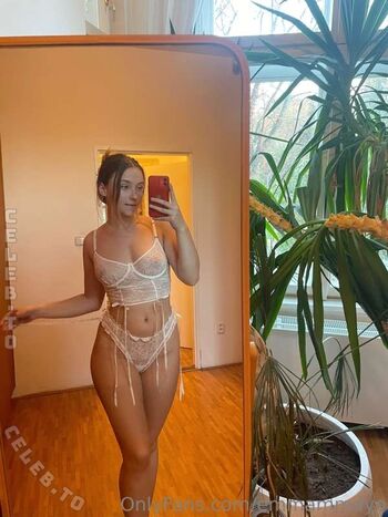 Emma may  page leaked private photo uncensored HD quality