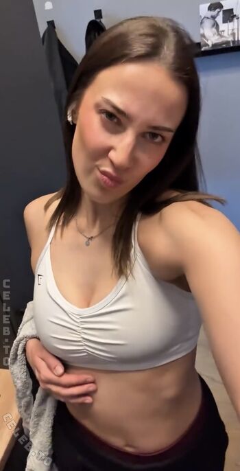 Emma scharmbeck page leaked private photo uncensored HD quality