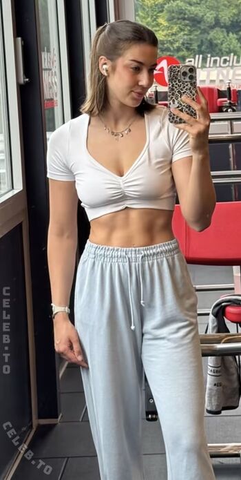Emma scharmbeck leaked private photo uncensored HD quality