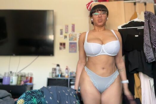Eromahou leaked private photo uncensored HD quality