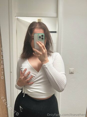 Evelynxka leaked private photo uncensored HD quality