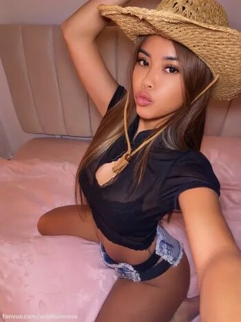 Eversunneva leaked private photo uncensored HD quality
