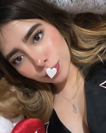 Fernandavaal page leaked private photo uncensored HD quality