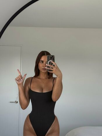 Findomlottiiee leaked private photo uncensored HD quality