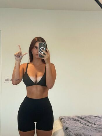 Findomlottiiee leaked private photo uncensored HD quality