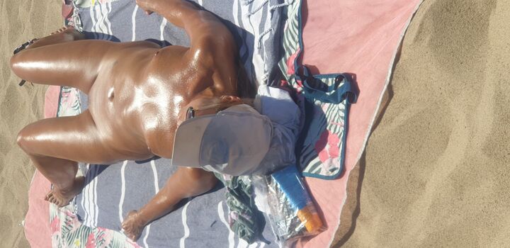 Friends on the beach leaked private photo uncensored HD quality