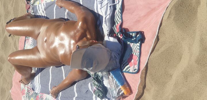 Friends on the beach leaked private photo uncensored HD quality