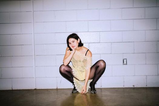 Gracie abrams leaked private photo uncensored HD quality
