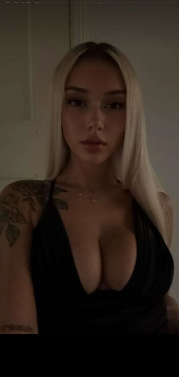 Gwendolynceline  page leaked private photo uncensored HD quality