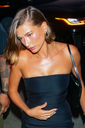 Hailey baldwin bieber page leaked private photo uncensored HD quality