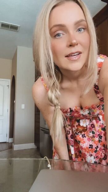 Hailey malles page leaked private photo uncensored HD quality