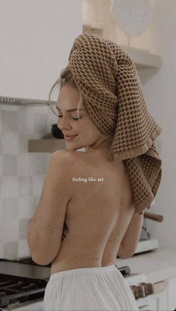 Hailey malles page leaked private photo uncensored HD quality