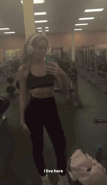 Hailey malles page leaked private photo uncensored HD quality