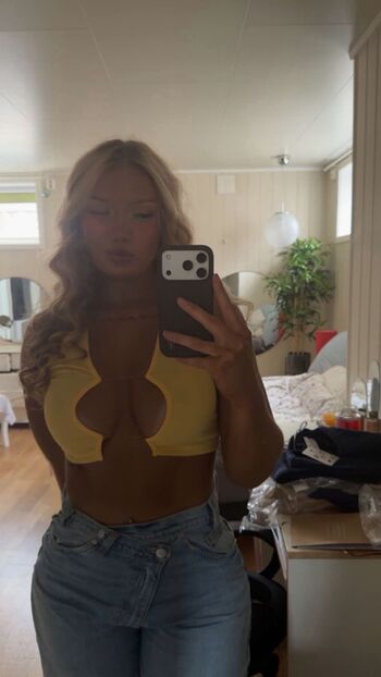 Heleneelises leaked private photo uncensored HD quality