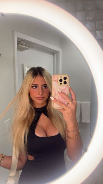 Hippicam  page leaked private photo uncensored HD quality