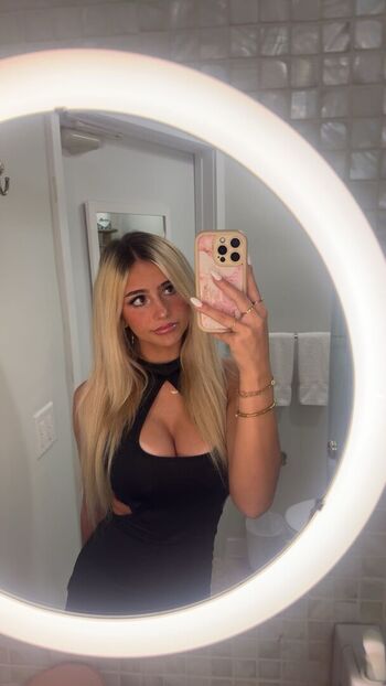 Hippicam  page leaked private photo uncensored HD quality