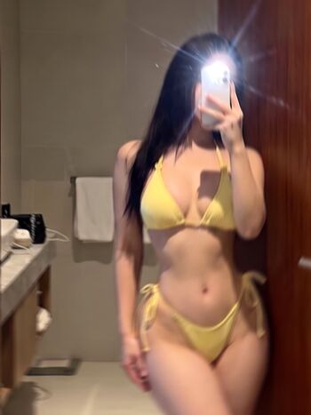 Hollyfitss leaked private photo uncensored HD quality