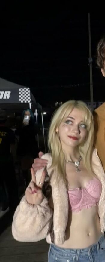 Iluvmeww page leaked private photo uncensored HD quality