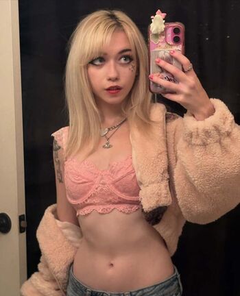 Iluvmeww page leaked private photo uncensored HD quality