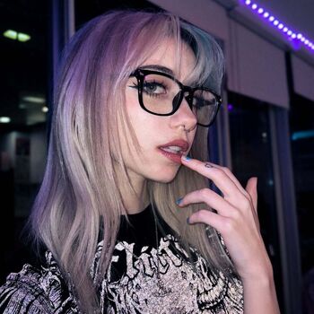 Iluvmeww page leaked private photo uncensored HD quality