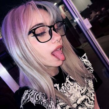 Iluvmeww page leaked private photo uncensored HD quality