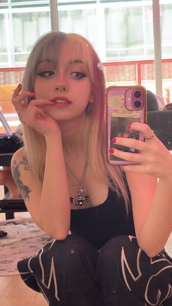 Iluvmeww page leaked private photo uncensored HD quality