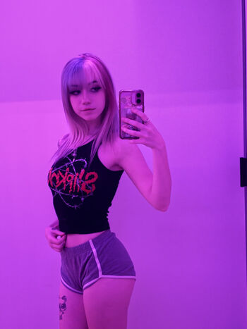 Iluvmeww page leaked private photo uncensored HD quality