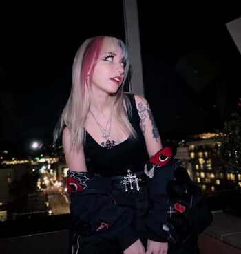 Iluvmeww page leaked private photo uncensored HD quality