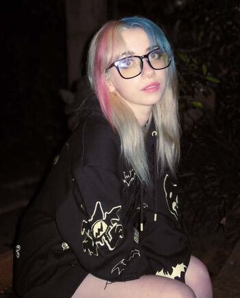 Iluvmeww page leaked private photo uncensored HD quality