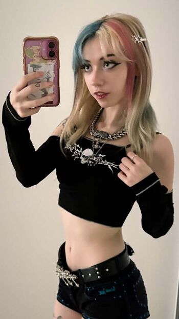 Iluvmeww page leaked private photo uncensored HD quality