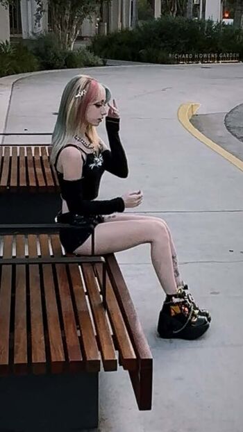 Iluvmeww page leaked private photo uncensored HD quality