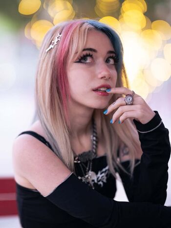 Iluvmeww page leaked private photo uncensored HD quality