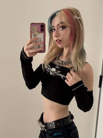 Iluvmeww page leaked private photo uncensored HD quality