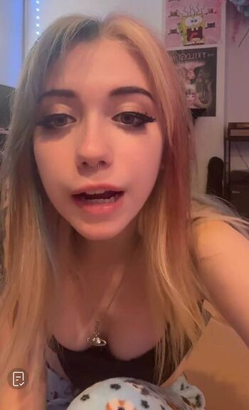 Iluvmeww page leaked private photo uncensored HD quality