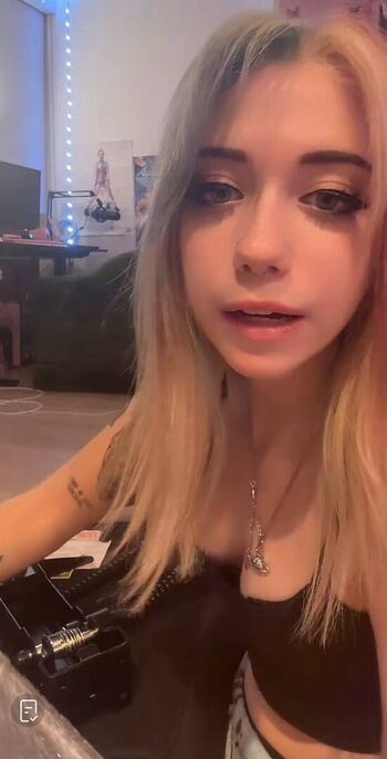 Iluvmeww page leaked private photo uncensored HD quality