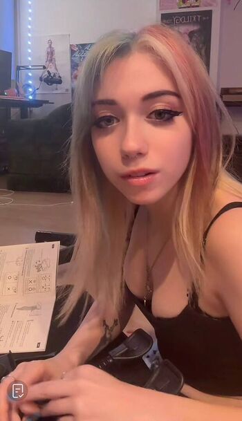 Iluvmeww page leaked private photo uncensored HD quality