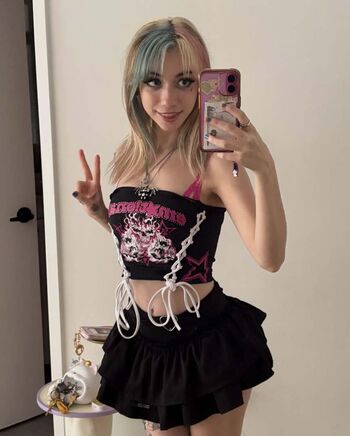 Iluvmeww page leaked private photo uncensored HD quality