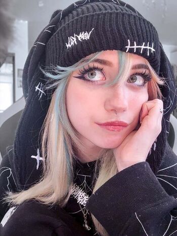 Iluvmeww leaked private photo uncensored HD quality