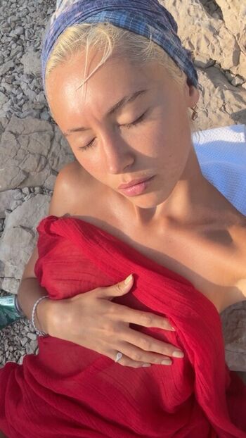 Iris law leaked private photo uncensored HD quality