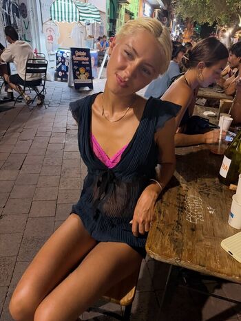 Iris law leaked private photo uncensored HD quality