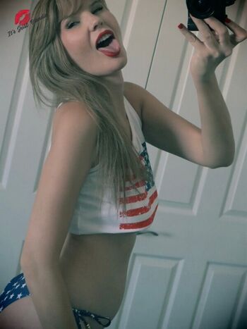 Itsjustblondie page leaked private photo uncensored HD quality