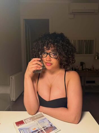 Itsqueennovaa leaked private photo uncensored HD quality