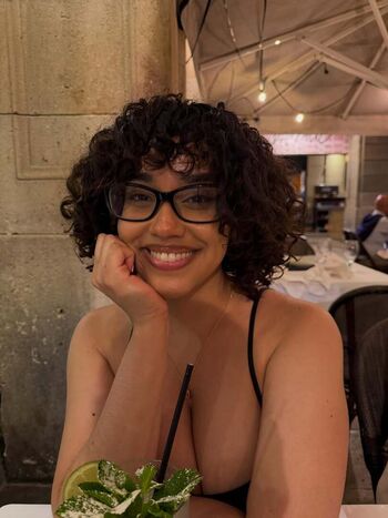 Itsqueennovaa leaked private photo uncensored HD quality