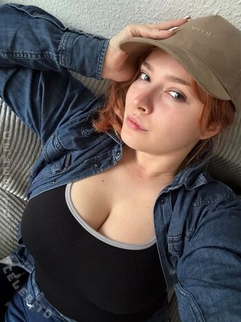 Itsschmolli leaked private photo uncensored HD quality