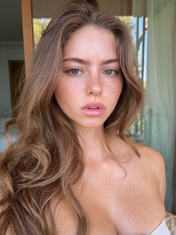 Itssluciaf page leaked private photo uncensored HD quality