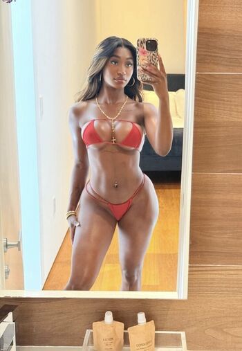Itstavvi leaked private photo uncensored HD quality